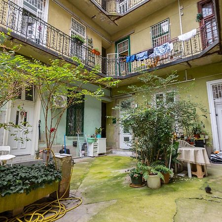 Cosy Flat With Balcony Lägenhet Budapest Exteriör bild