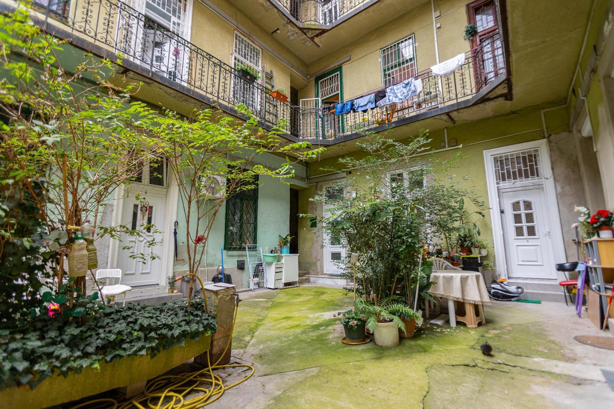 Cosy Flat With Balcony Lägenhet Budapest Exteriör bild