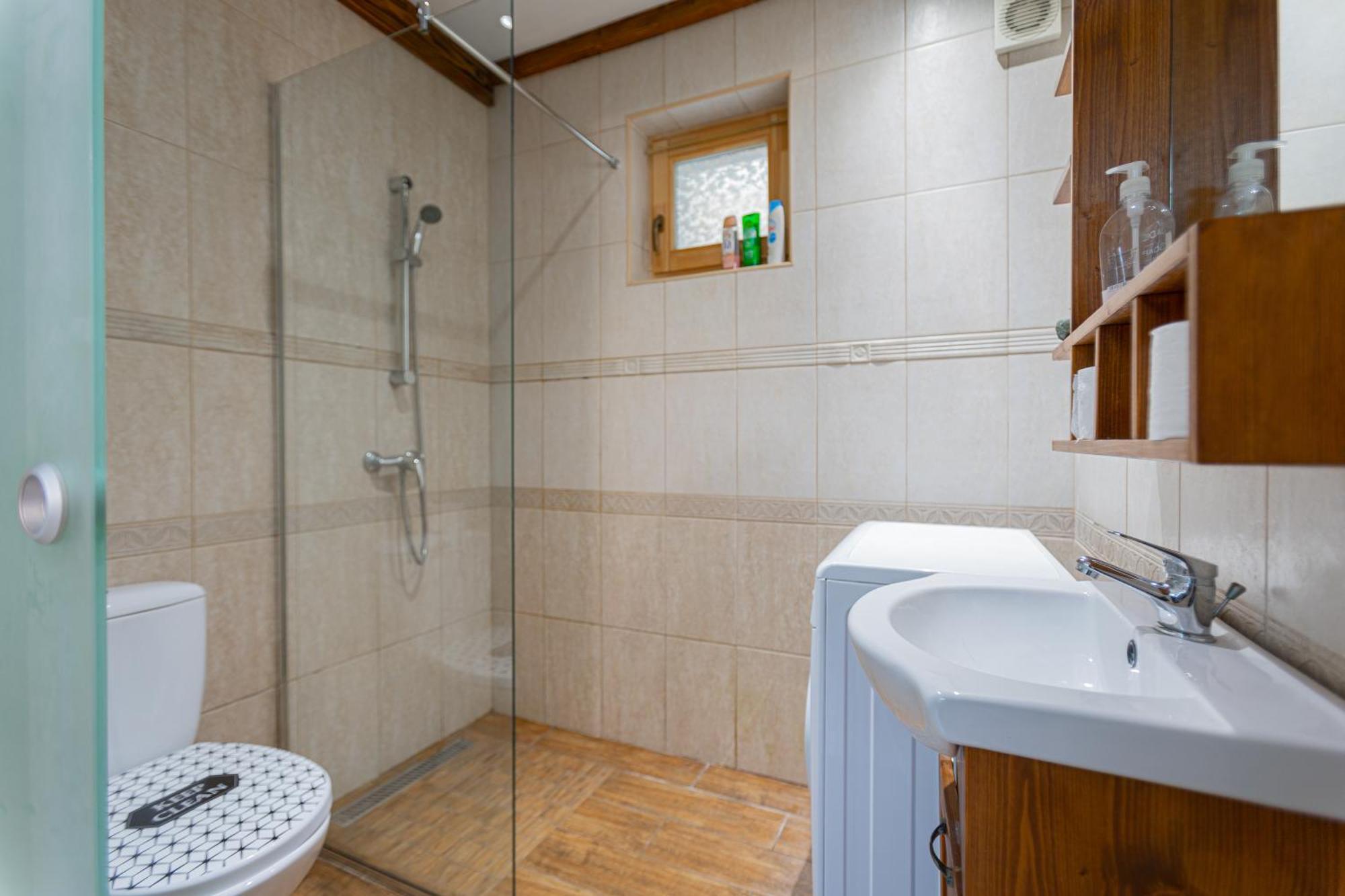 Cosy Flat With Balcony Lägenhet Budapest Exteriör bild